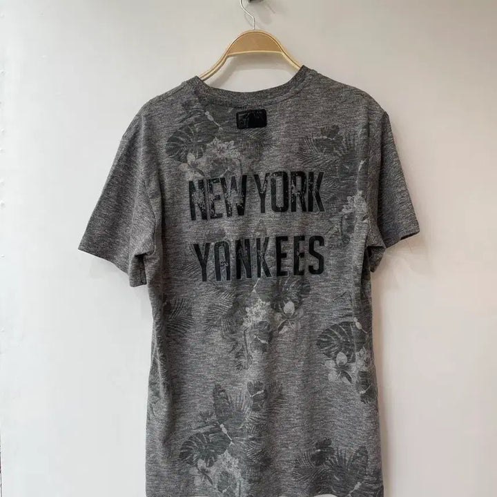 [BUNJANG] MLB NY Short Sleeve T-shirt (Size 105) / MLB NY 반팔 티셔츠 105
