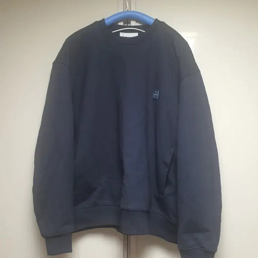 [BUNJANG] Solid Homme 23ss Back Logo Embroidered Sweatshirt / 솔리드옴므 23ss 백로고 자수 맨투맨 48