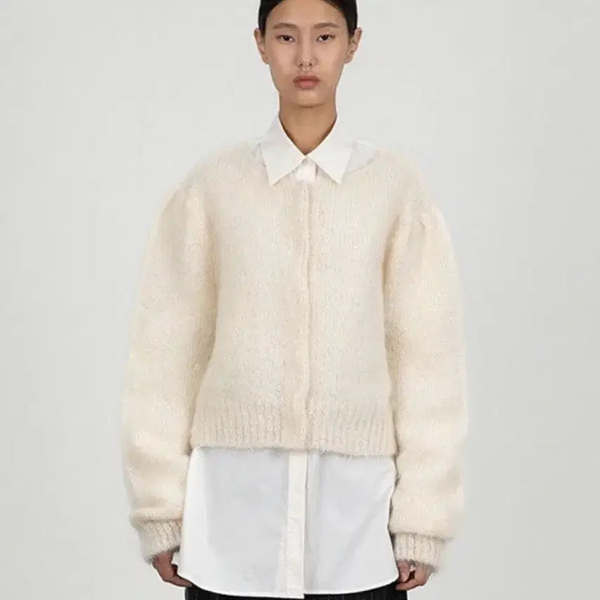 [BUNJANG] AMOMENTO New Grandma Cardigan Ivory / 아모멘토 뉴 그랜마 가디건 아이보리