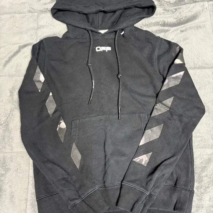 [BUNJANG] Off-White Caravaggio Hoodie / 오프화이트 카라바도 후드티