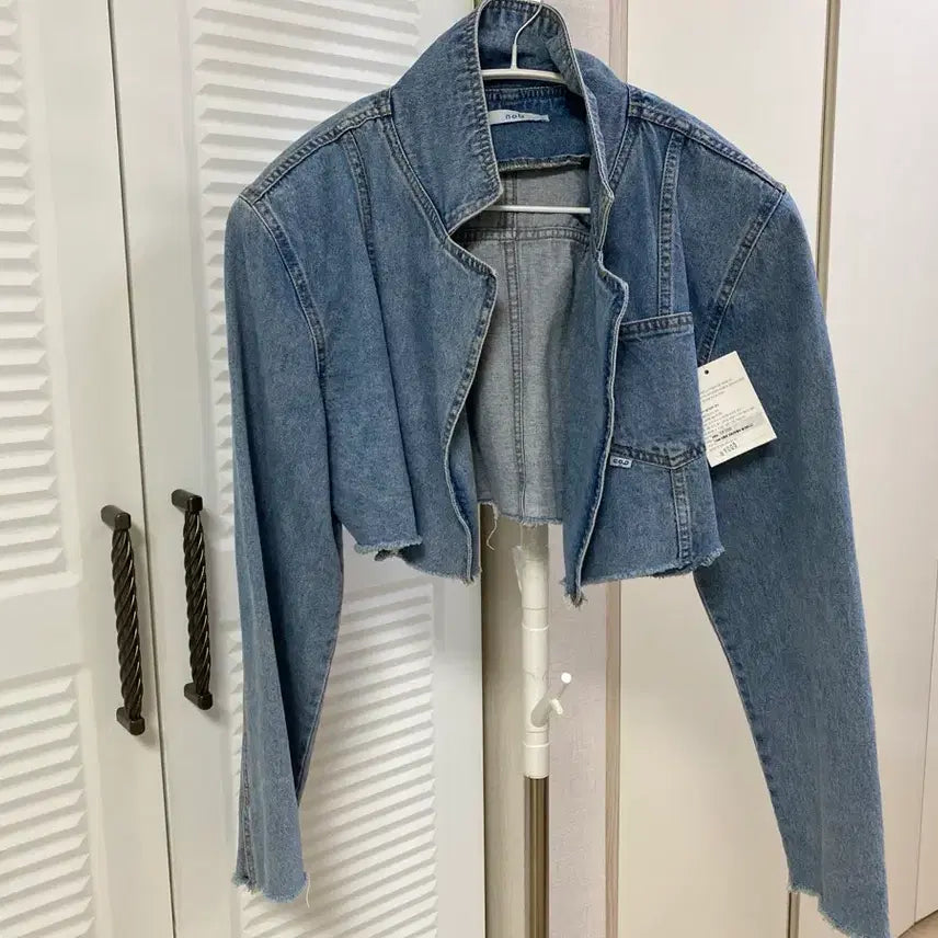 [SOLD OUT] 크롭 데님 자켓