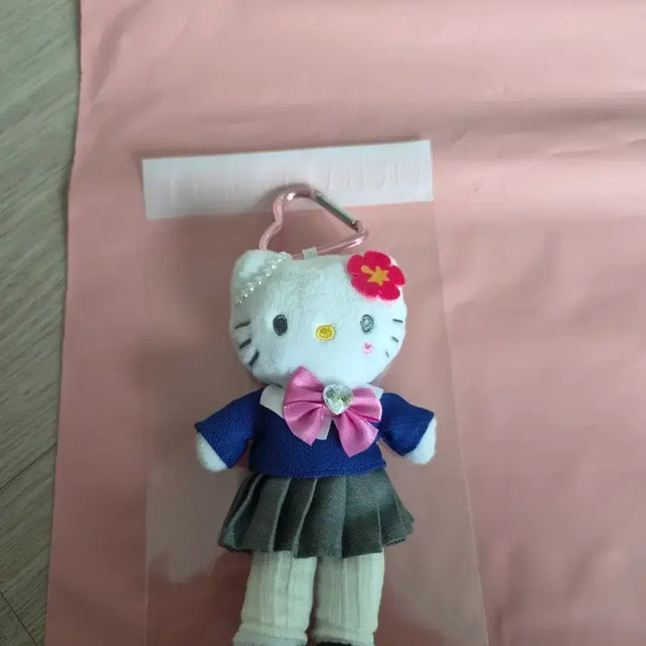 [BUNJANG] Hello Kitty School Look Doll Keychain / 헬로키티 인형 키링 (스쿨룩)