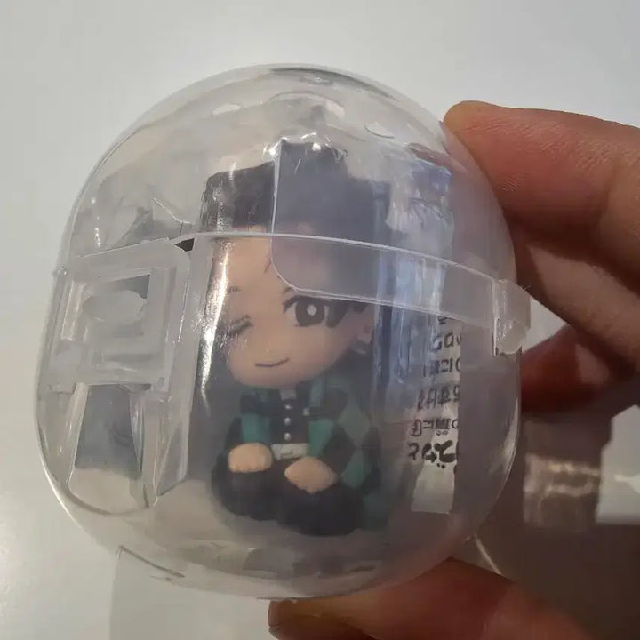 [BUNJANG] Demon Slayer Tanjiro Winking Shoulder-Rest Figure Gachapon / 귀멸의칼날 윙크하는탄지로 어깨쿵 피규어 가챠