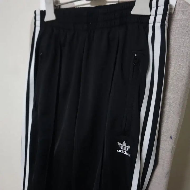 [BUNJANG] Adidas Three-Stripe Training Pants (Black) - Women&