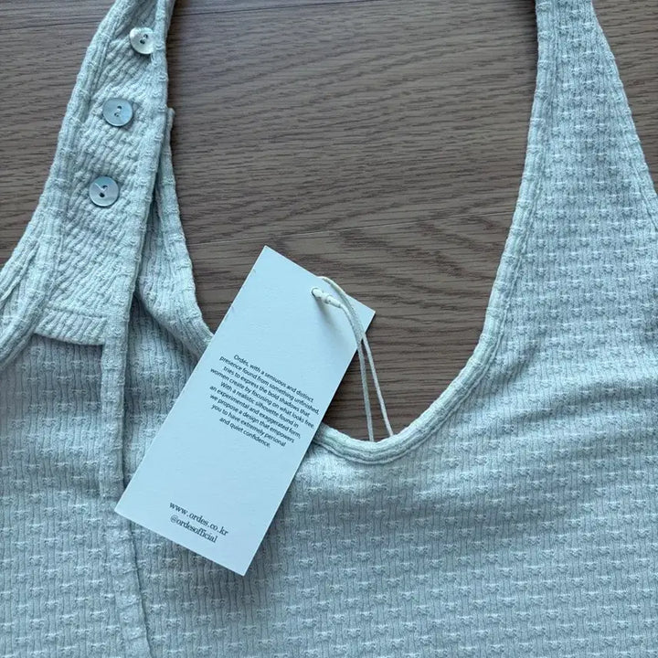 [BUNJANG] Odes Ivory Button Halter Sleeveless Top / [제니착용] 오데스 버튼 홀터 슬리브리스 아이보리