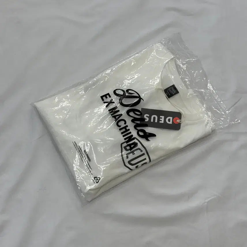 [BUNJANG] Deus Seoul College Long Sleeve T-shirt (White) - L / [새상품]Deus데우스 서울 컬리지 긴팔 롱슬리브 티셔츠 흰색 새상품 L