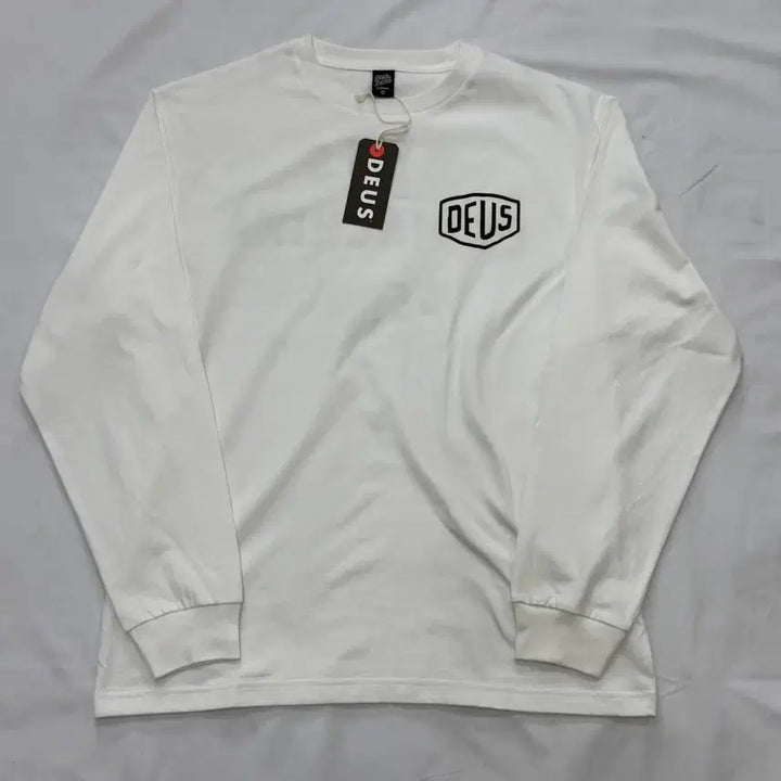 [BUNJANG] Deus Seoul College Long Sleeve T-shirt (White) - L / [새상품]Deus데우스 서울 컬리지 긴팔 롱슬리브 티셔츠 흰색 새상품 L