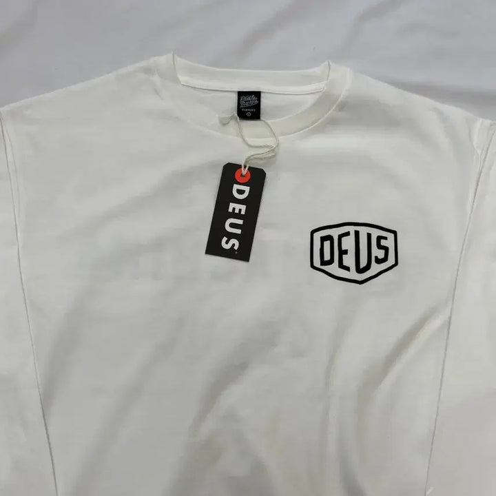 [BUNJANG] Deus Seoul College Long Sleeve T-shirt (White) - L / [새상품]Deus데우스 서울 컬리지 긴팔 롱슬리브 티셔츠 흰색 새상품 L