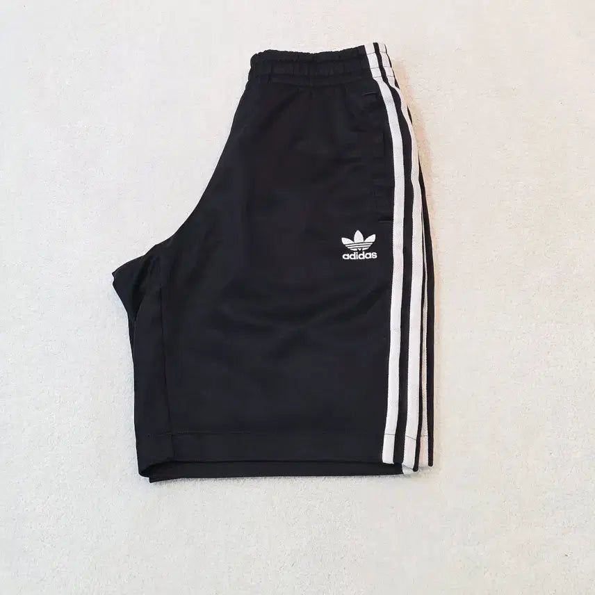 [SOLD OUT] 아디다스 츄리닝 반바지 (오리지널)
