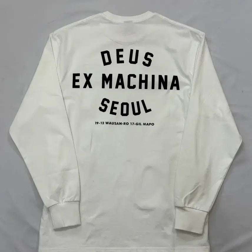 [BUNJANG] Deus Seoul College Long Sleeve White T-shirt / [새상품]Deus데우스 서울 컬리지 긴팔 롱슬리브 화이트 M