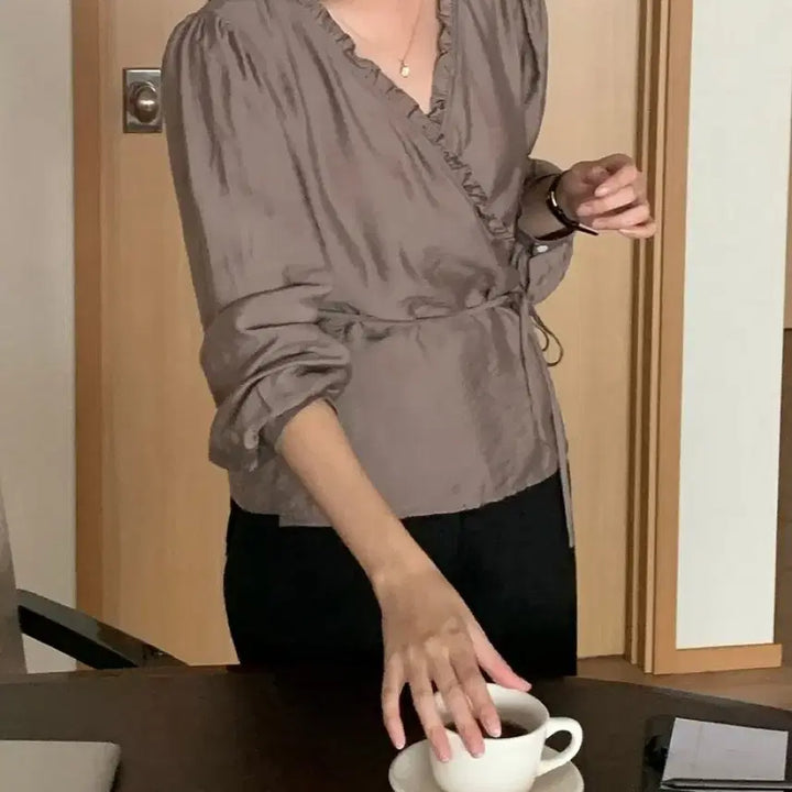 [BUNJANG] Layered Twisted Strap Blouse - Cream / 새상품) 레이어드 꼬임 스트랩 블라우스 크림