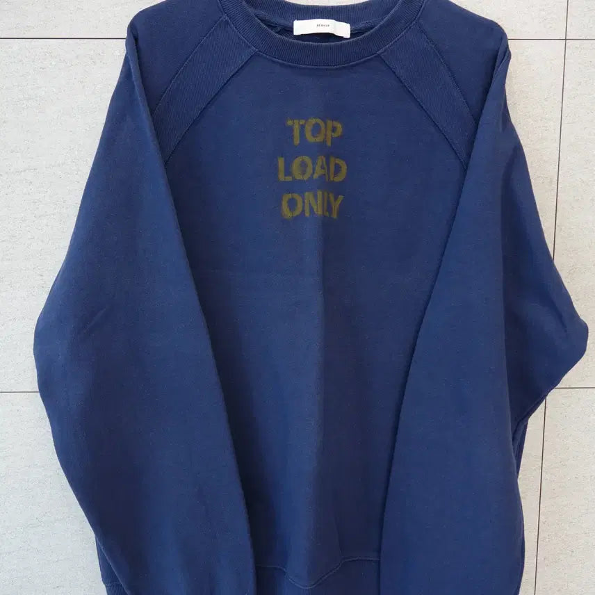 [SOLD OUT] 비이커(BEAKER) 오버핏 맨투맨 트셔츠 판매합니다.