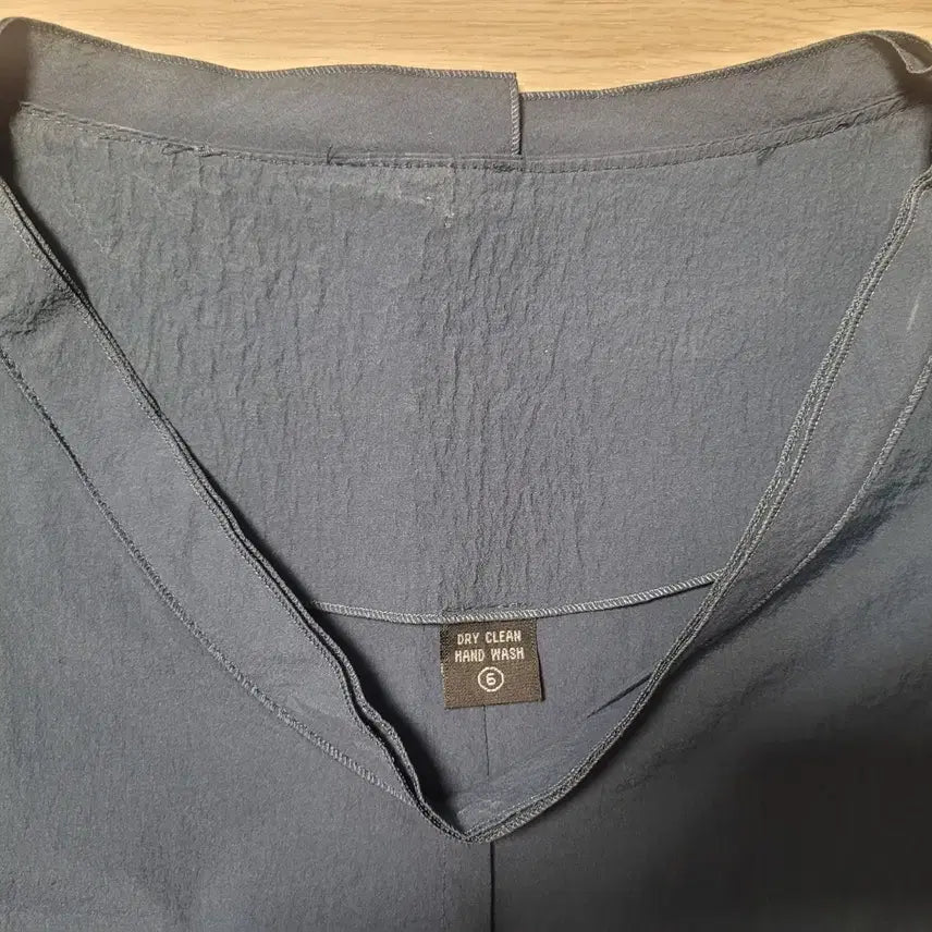 [BUNJANG] V-Neck Ruffled Short-Sleeve Long Dress, Navy / 브이넥 셔링 반팔 롱 원피스 네이비