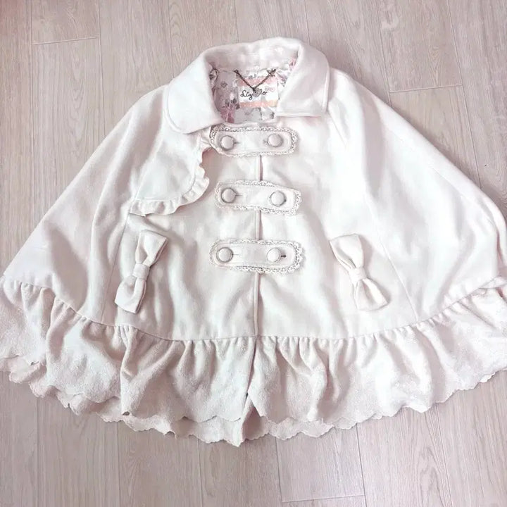 [BUNJANG] Liz Lisa Lizmelo Vintage Cape / 라떼갸루 빈티지 리즈리사 리즈멜로 케이프