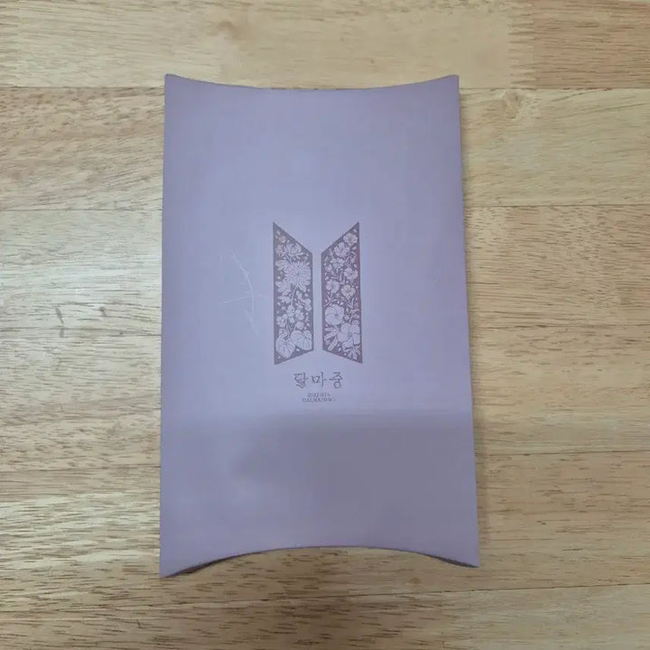 [BUNJANG] BTS 2022 Dalmajung Scrunchie &amp; Scarf Set / (미개봉)BTS  2022 달마중 스크런치&amp;스카프세트