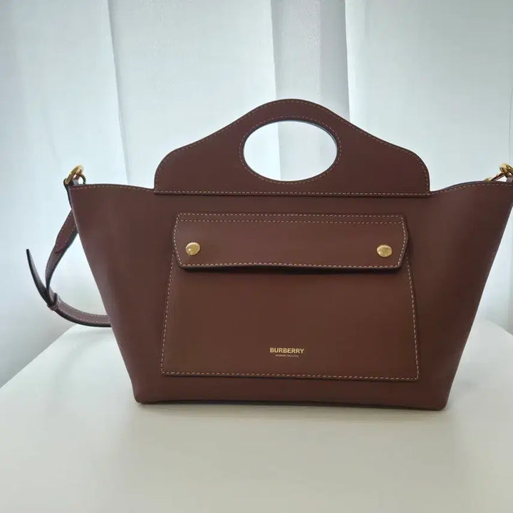 [BUNJANG] Burberry Mini Leather Soft Pocket Tote Bag / 버버리 토트백