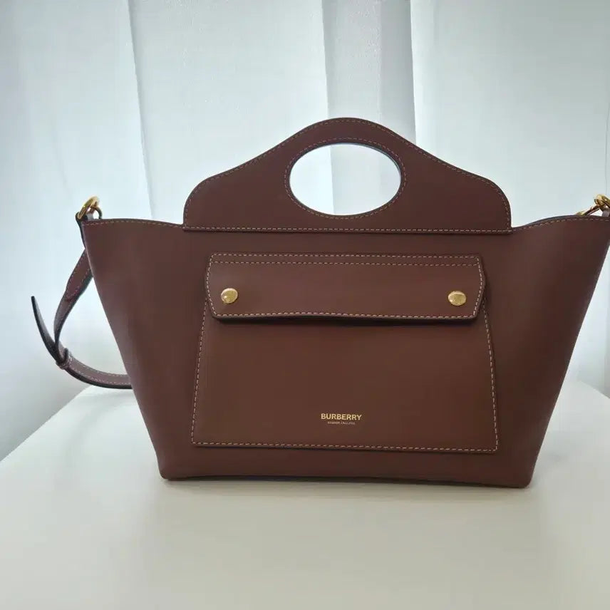 [BUNJANG] Burberry Mini Leather Soft Pocket Tote Bag / 버버리 토트백