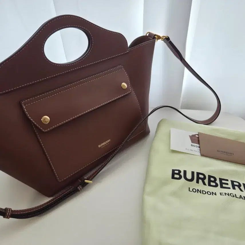 [BUNJANG] Burberry Mini Leather Soft Pocket Tote Bag / 버버리 토트백