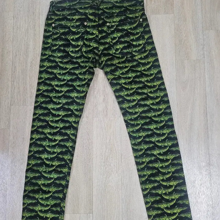 [BUNJANG] Versace H&amp;M Crocodile Denim Pants / 베르사체  H&amp;M 콜라보 악어 데님팬츠 29-30