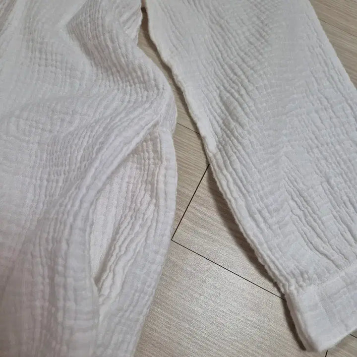 [BUNJANG] White Frill Neck Slit Dress Outer / 화이트 프릴 넥 셔츠 트임 원피스 아우터