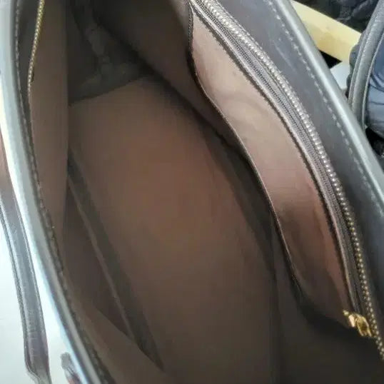 [SOLD OUT] MCM 브라운 로고 토트백 강아지 키링