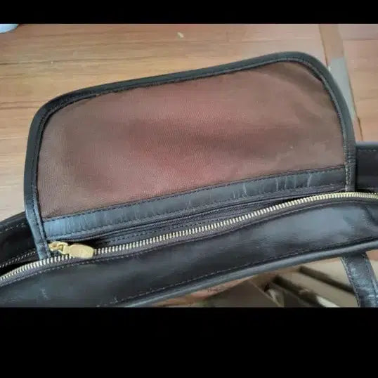 [SOLD OUT] MCM 브라운 로고 토트백 강아지 키링
