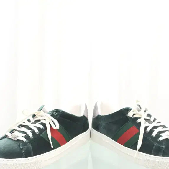 [SOLD OUT] 구찌 미사용 새상품 에이스 스퀘어 웹 벨벳 스니커즈 757893 백화점