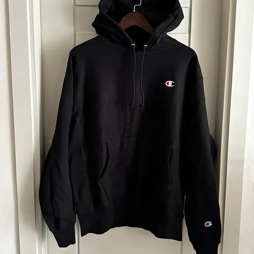 [BUNJANG] Champion Reverse Weave Black Mini Logo Hoodie / Champion Reverse Weave 블랙 미니로고 후드
