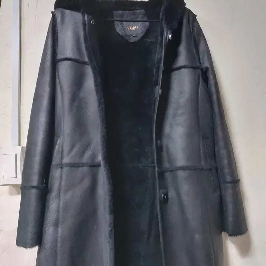 [SOLD OUT] ROBO 로보 블랙 양털 양가죽 무스탕 후드자켓