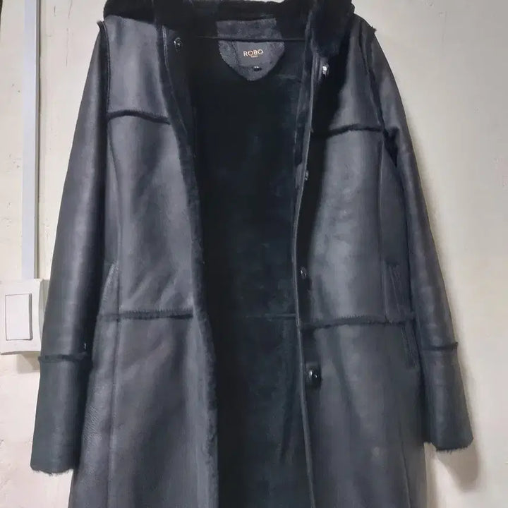 [SOLD OUT] ROBO 로보 블랙 양털 양가죽 무스탕 후드자켓