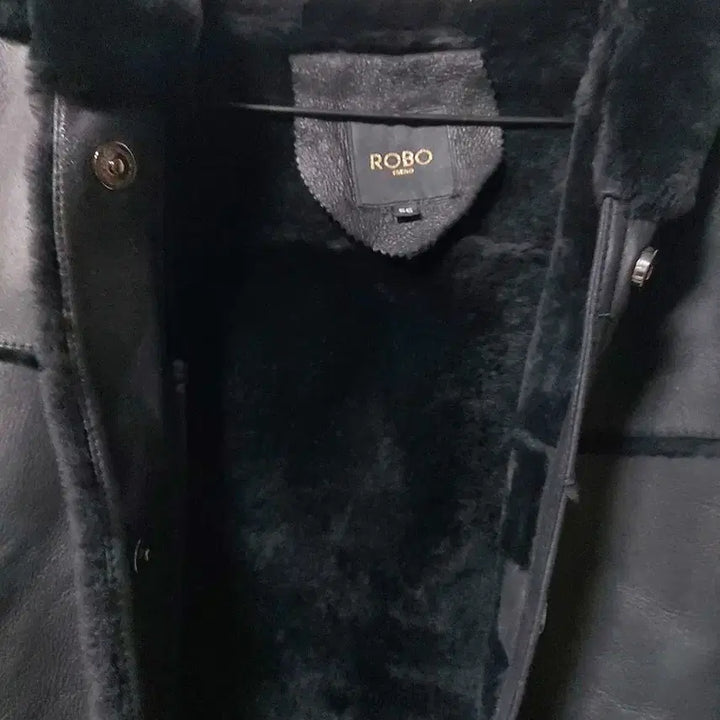 [SOLD OUT] ROBO 로보 블랙 양털 양가죽 무스탕 후드자켓