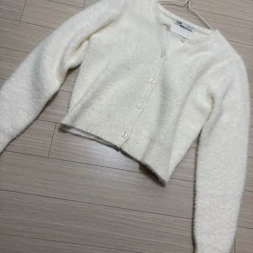 [BUNJANG] MIXXO Angora Ivory Cardigan / 미쏘 앙고라 아이보리 가디건