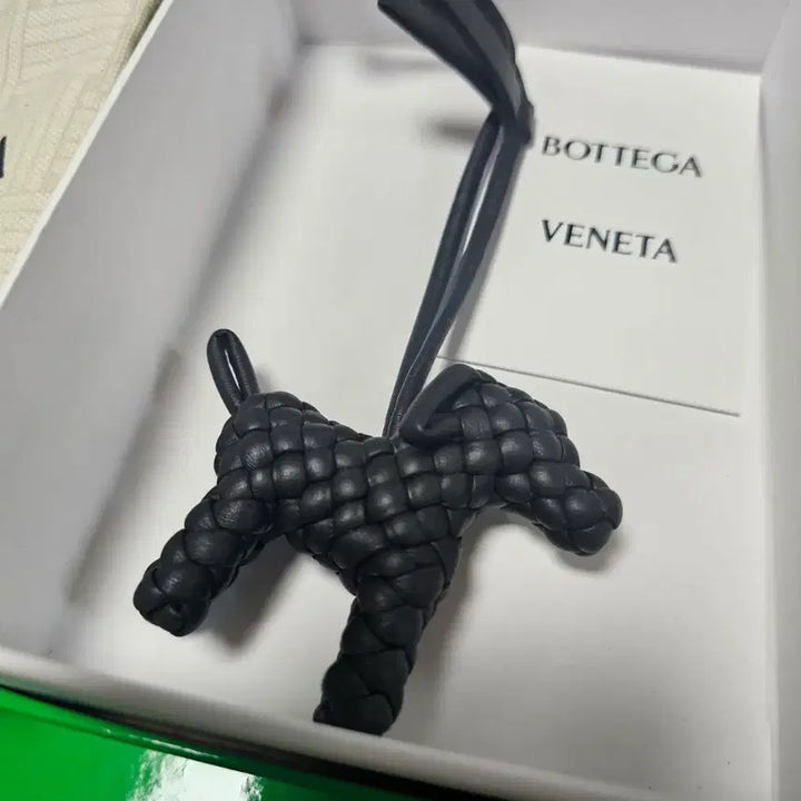 [SOLD OUT] 보테가베네타 도그 참
