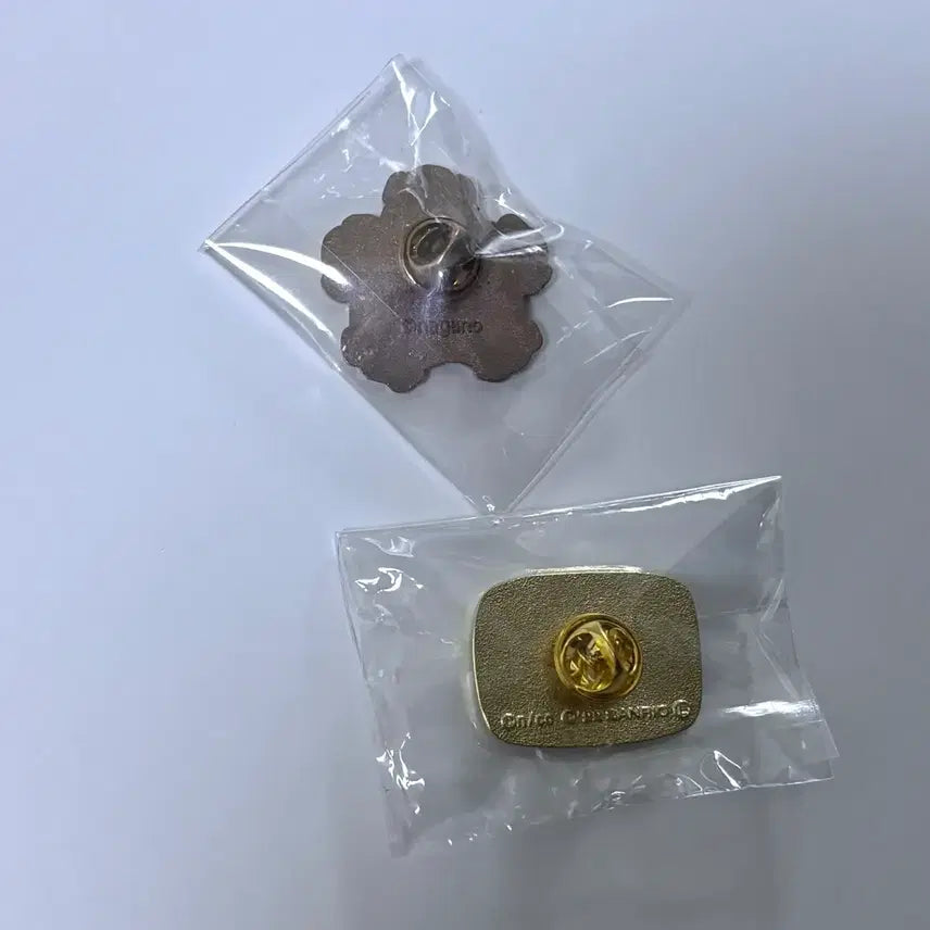 [BUNJANG] Chiikawa x Sanrio Pompompurin Full Draw Certificate Pin Badge / 치이카와 산리오 폼폼푸린 풀뽑기 자격증 핀뱃지 먼작귀 나가노