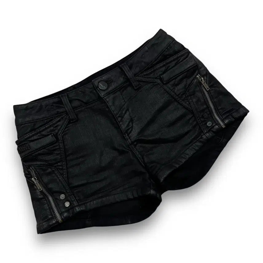 [SOLD OUT] TANKUS Rock chic coated hot pants