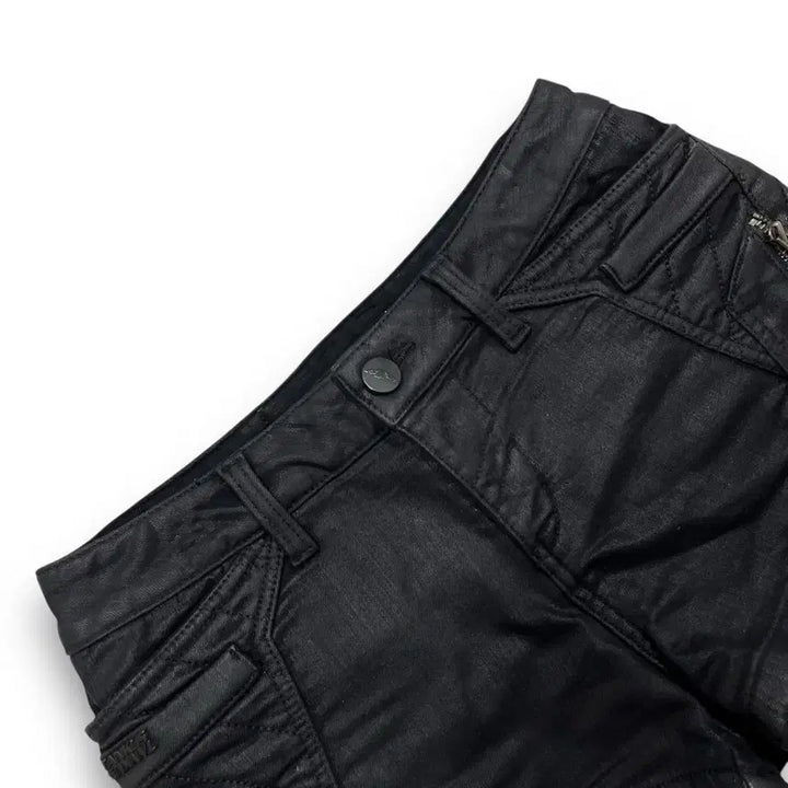 [SOLD OUT] TANKUS Rock chic coated hot pants