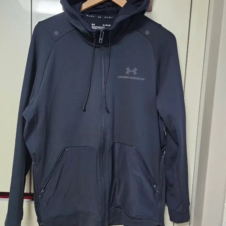 [SOLD OUT] 언더아머 UA 러쉬 다목적 풀 집 후디 1367770 ( 블랙) 100