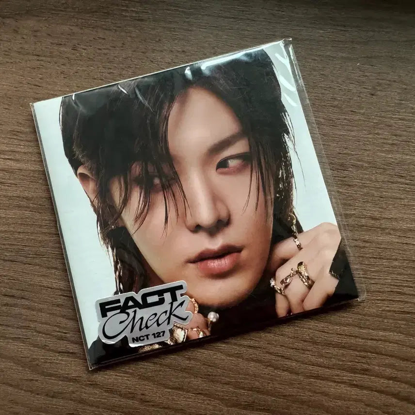 [BUNJANG] NCT 127 Fact Check Album Photocard Yuta, Mark / Nct 127 엔시티 팩트체크 앨범 포카 유타 마크
