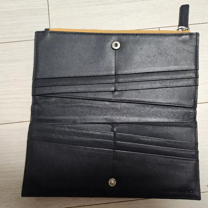 [BUNJANG] Mandarina Duck Black Long Wallet / 만다리나덕 블랙 장지갑