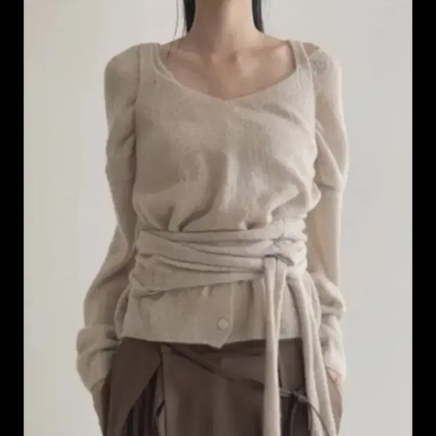 [BUNJANG] Adelio Alpaca Boucle Cardigan and Sleeveless Set / 아델리오 알파카 부클 가디건,슬리브리스 세트