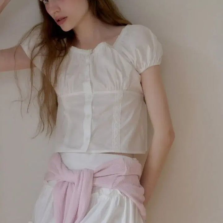 [BUNJANG] Lettera Lace Ruffle Half Sleeves Blouse / 레테라 레이스 러플 블라우스 Lace Ruffle Half Sleeves
