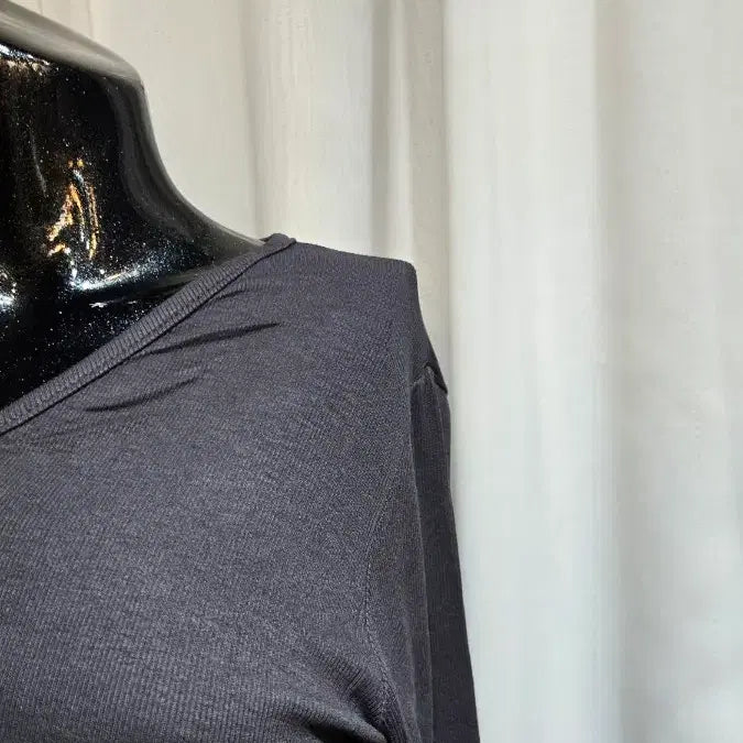 [BUNJANG] V-Neck Charcoal Ribbed Short Cardigan / 손가락워머 브이넥 차콜 골지 쇼트 가디건