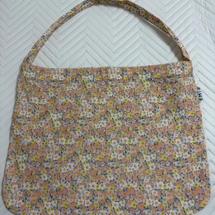 [SOLD OUT] 이미스 파스텔플라워 코듀로이 에코백