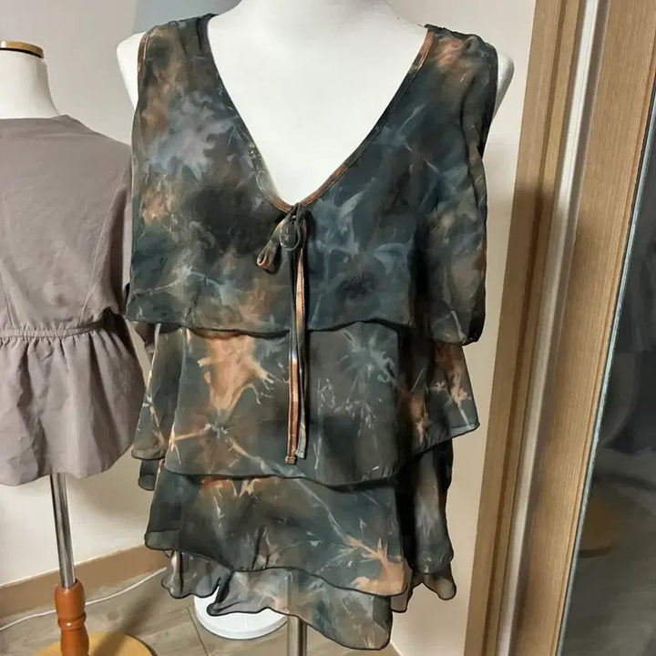 [BUNJANG] Tie-dye See-through Ruffle Blouse / 타이다이 시스루 러플 블라우스