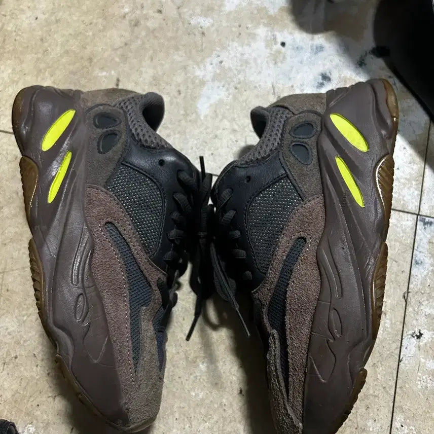 [BUNJANG] Adidas Yeezy Boost 700 Mauve EE9614 / 아디다스 이지부스트 700 모브 EE9614 225cm