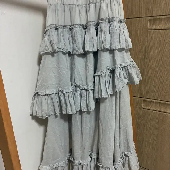 [BUNJANG] Light Gray Ruffle Asymmetrical Skirt / 연그레이 캉캉 언발 스커트