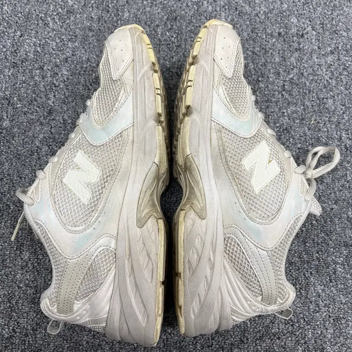 [SOLD OUT] 뉴발란스 530 베이지 스니커즈 MR530AA1