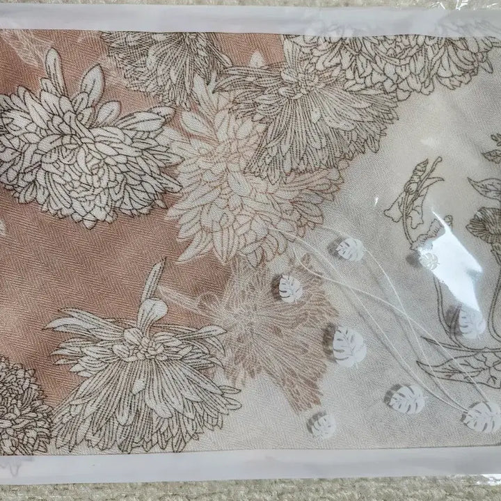 [BUNJANG] Valentino Rudy Flower Pattern Silk Scarf / 플라워 패턴 스카프 새상품(발렌티노루디 행사상품)