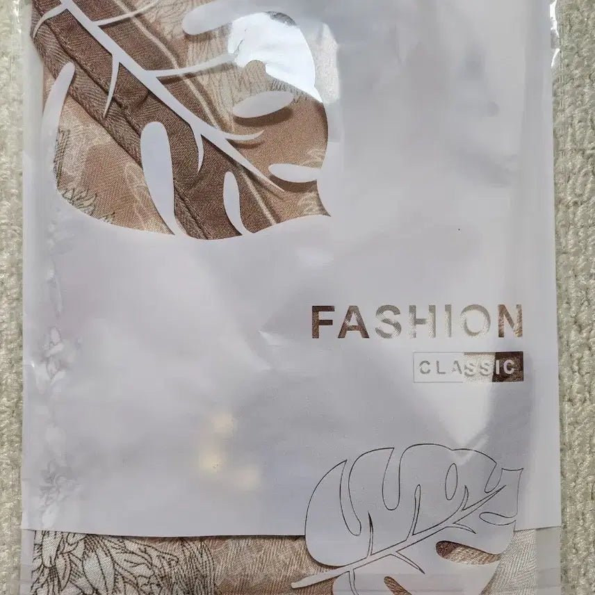 [BUNJANG] Valentino Rudy Flower Pattern Silk Scarf / 플라워 패턴 스카프 새상품(발렌티노루디 행사상품)