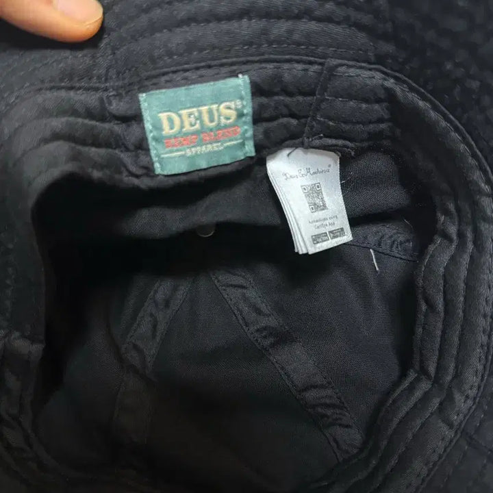 [BUNJANG] Deus Black Bucket Hat / 데우스 블랙 버킷햇
